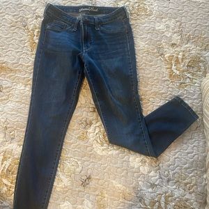 Universal thread target jeans like brand new